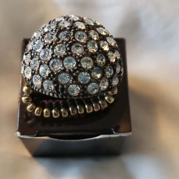 AVON MARK JEWELRY - Picture 2 of 3